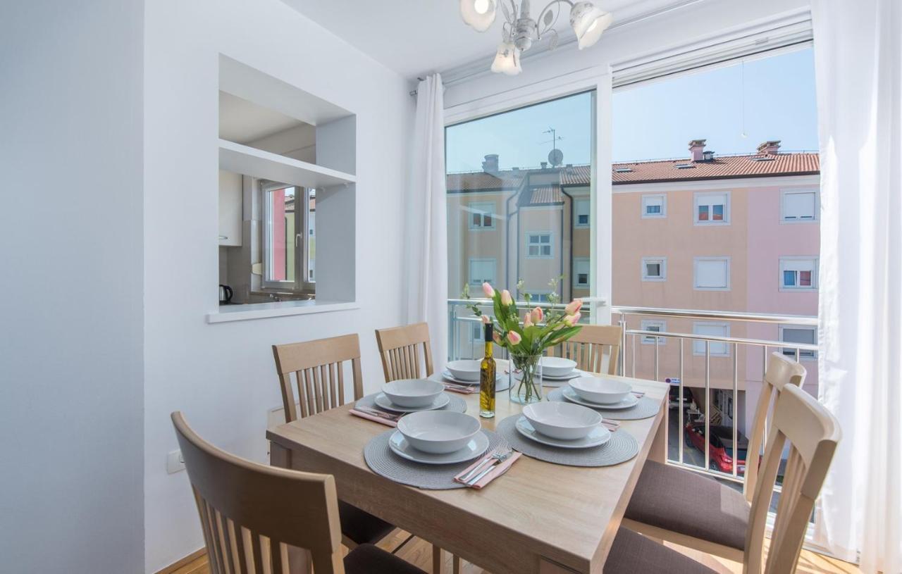 Apartment Melarnian Near The Beach In Umag Eksteriør bilde