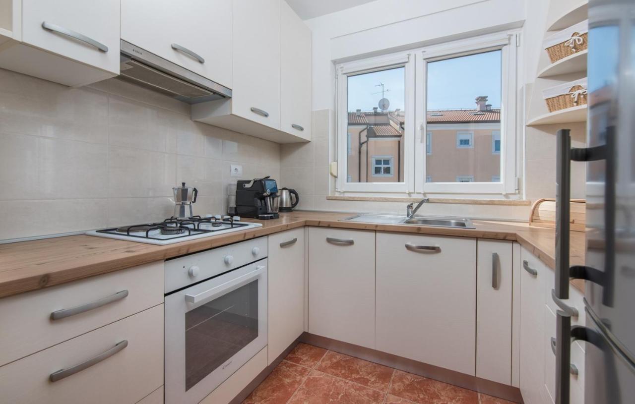 Apartment Melarnian Near The Beach In Umag Eksteriør bilde