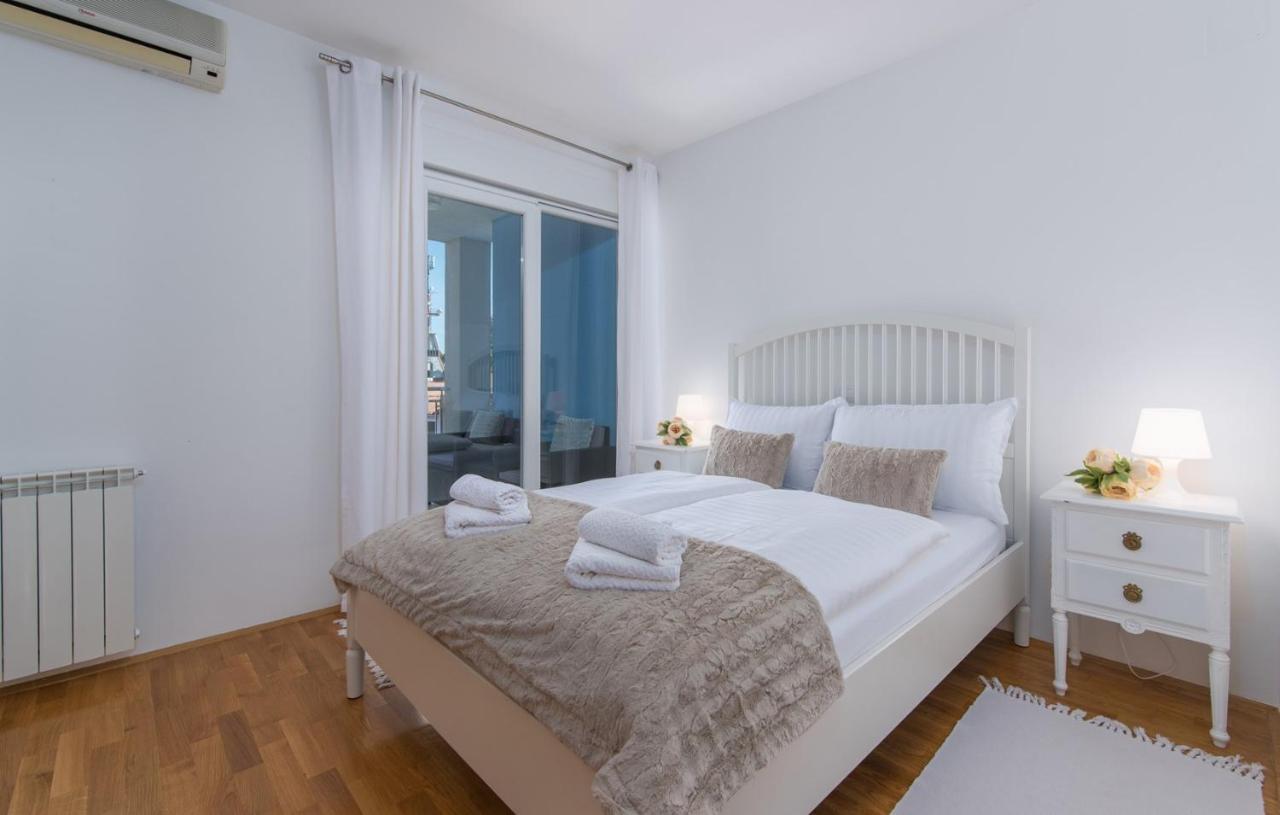 Apartment Melarnian Near The Beach In Umag Eksteriør bilde