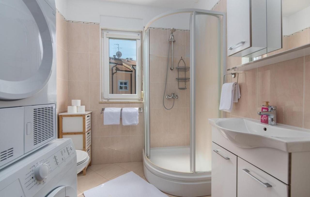 Apartment Melarnian Near The Beach In Umag Eksteriør bilde