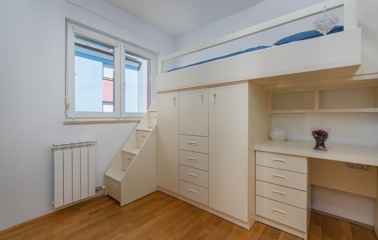 Apartment Melarnian Near The Beach In Umag Eksteriør bilde