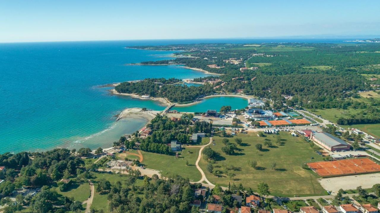 Apartment Melarnian Near The Beach In Umag Eksteriør bilde